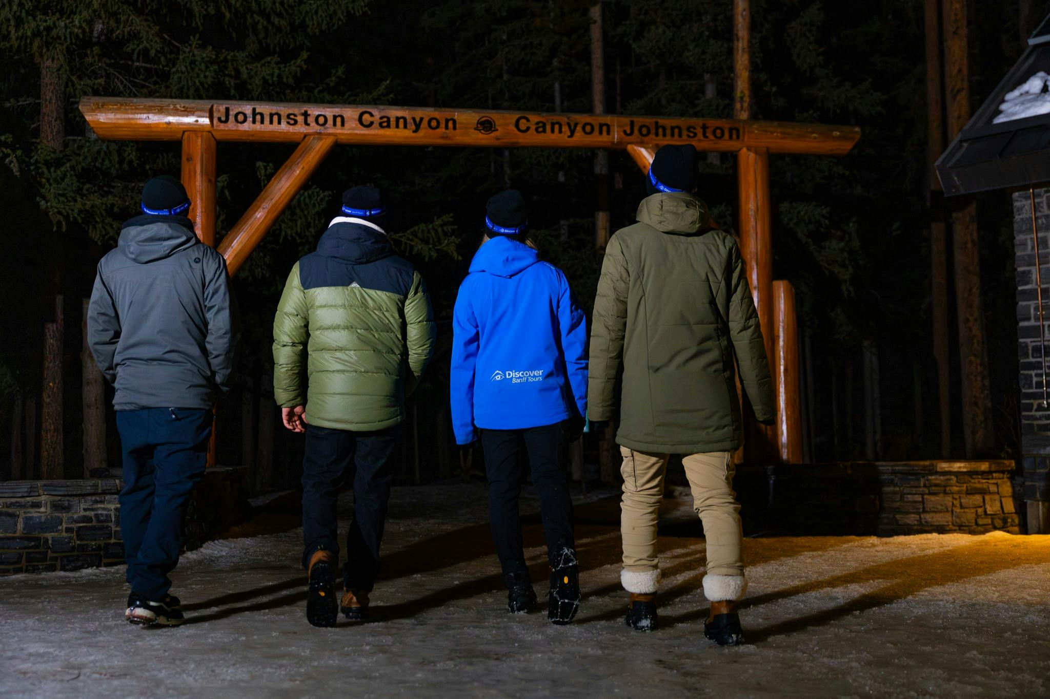 Scopri i tour di Banff - Passeggiata serale sul ghiaccio del canyon di Johnston