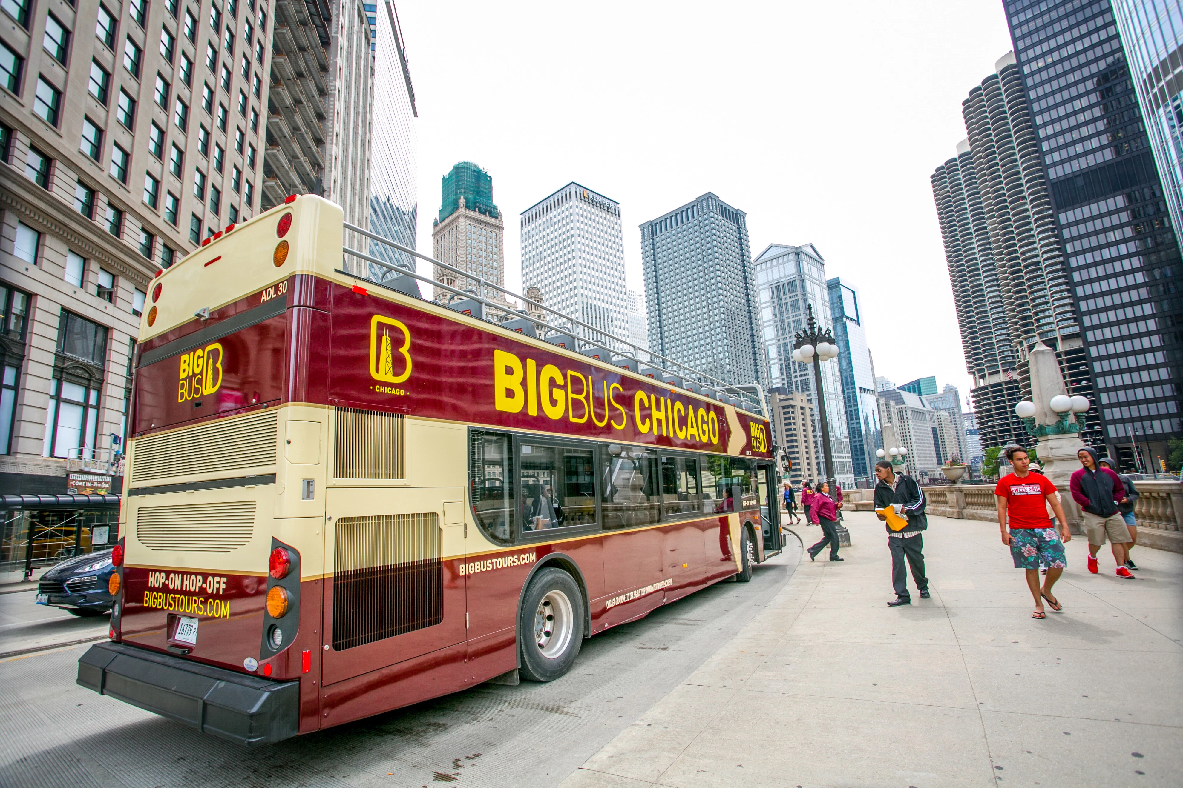 Big Bus Chicago: Sunset Guided Bus Tour