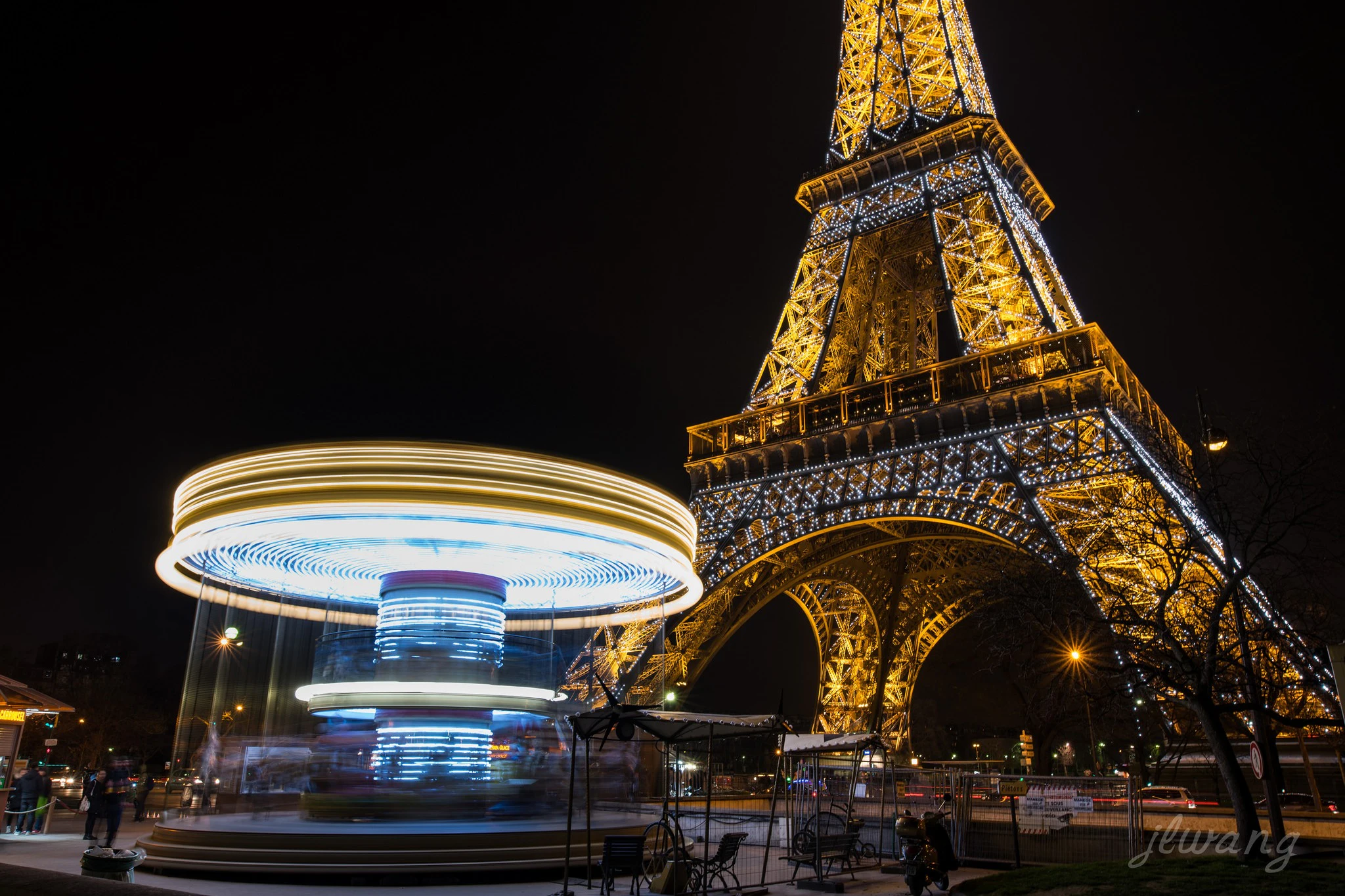 Paris: Private Romantic Night Tour