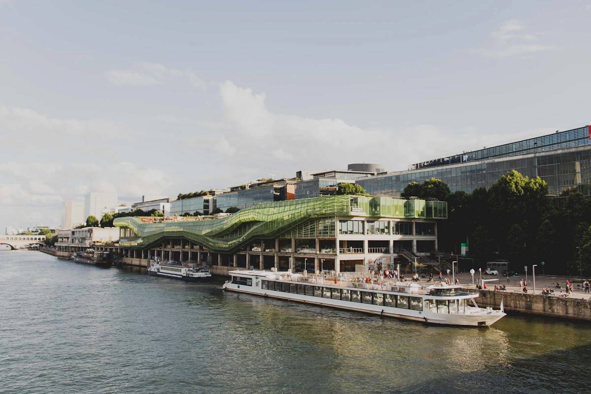 Seine River: 3-Course Dinner Cruise with Live Music by Diamant Bleu — 3