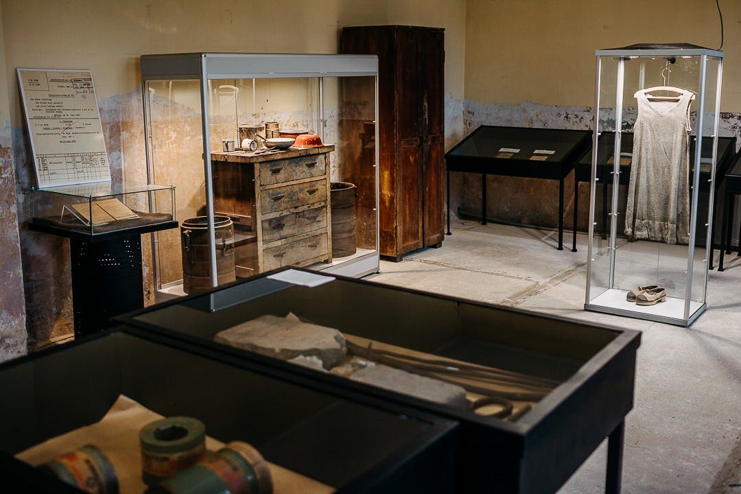 Auschwitz-Birkenau: Exterior Sites Guided Tour + Transport in Krakow – Tiqets