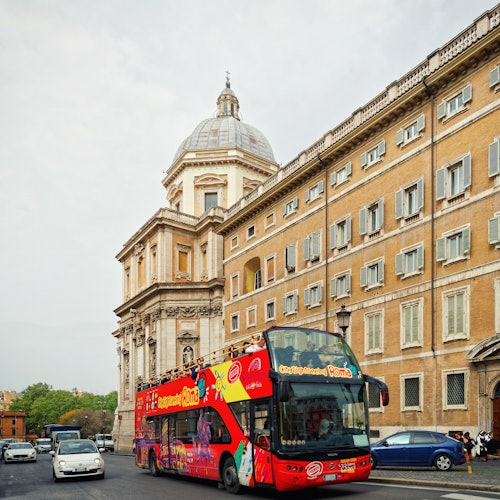 ローマ市内観光によるホップオン・ホップオフ・バス(即日発券)