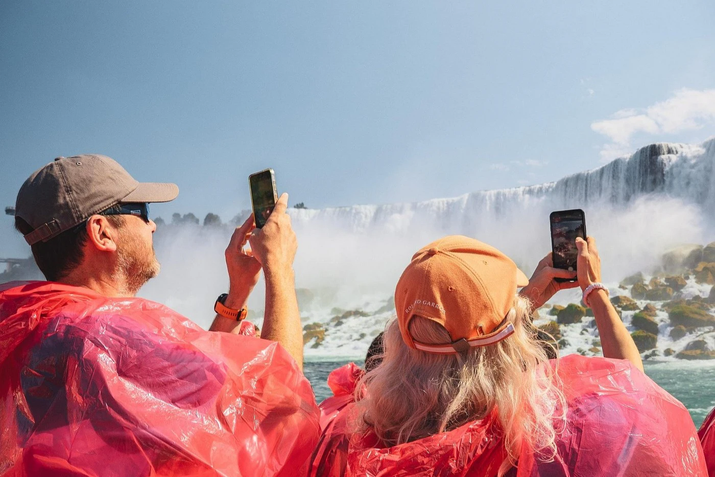 Niagara Falls (CA): Boat Cruise + Journey Behind the Falls + Guided Walking Tour