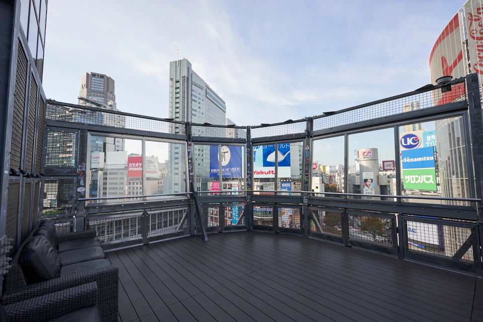 MAGNET by SHIBUYA109 - Crossing View & Rooftop Lounge MAG8: Admission Ticket + 1 Drink