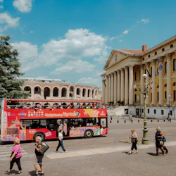 Hop-on Hop-off Bus Verona in destination