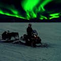 乘坐北极光雪橇和拉皮士烧烤