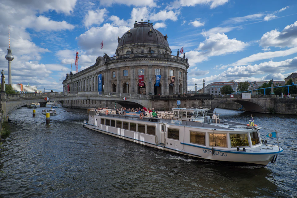 Boat tour Berlin