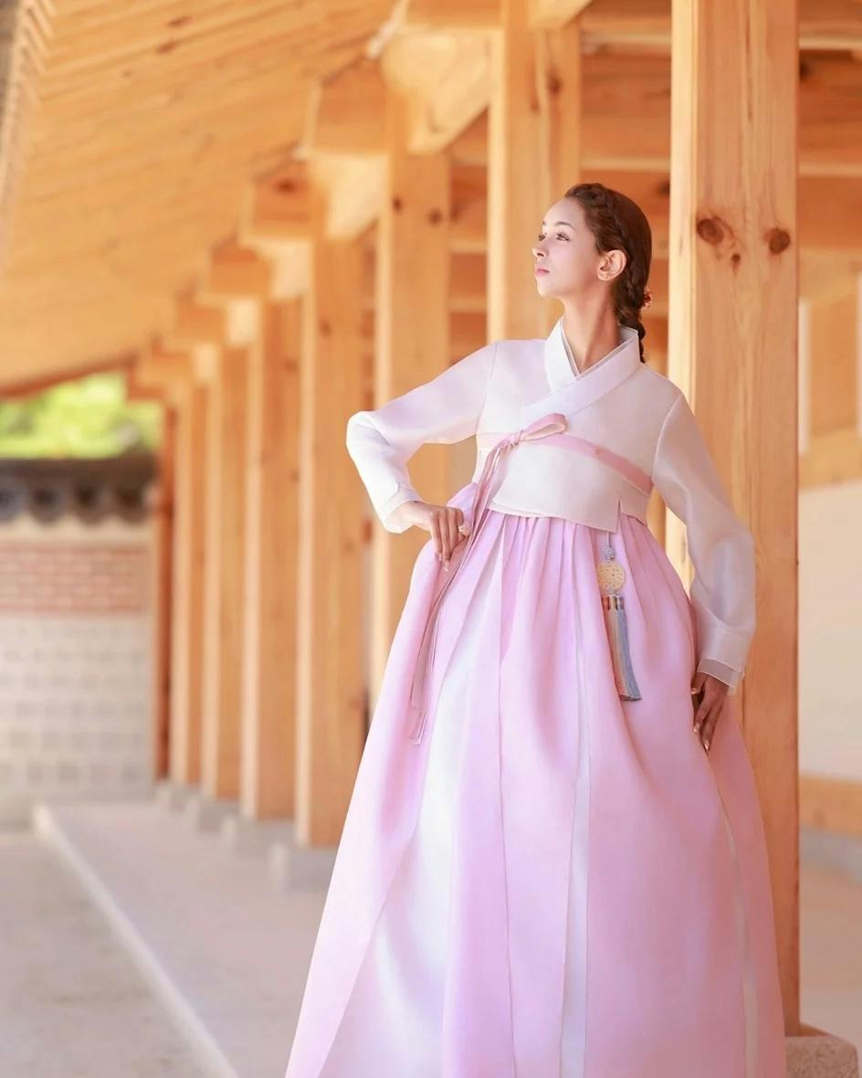 Hanbok Rental & Hairstyling at Gyeongbokgung Palace, Seoul: Traditional Hanbok Rental