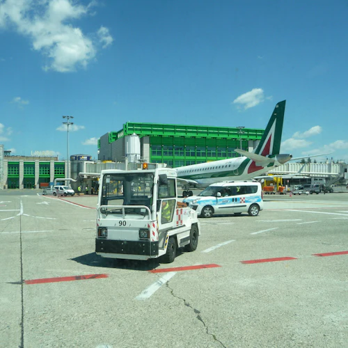 Linate Airport Shuttle Bus to/from Milan - Photo 6