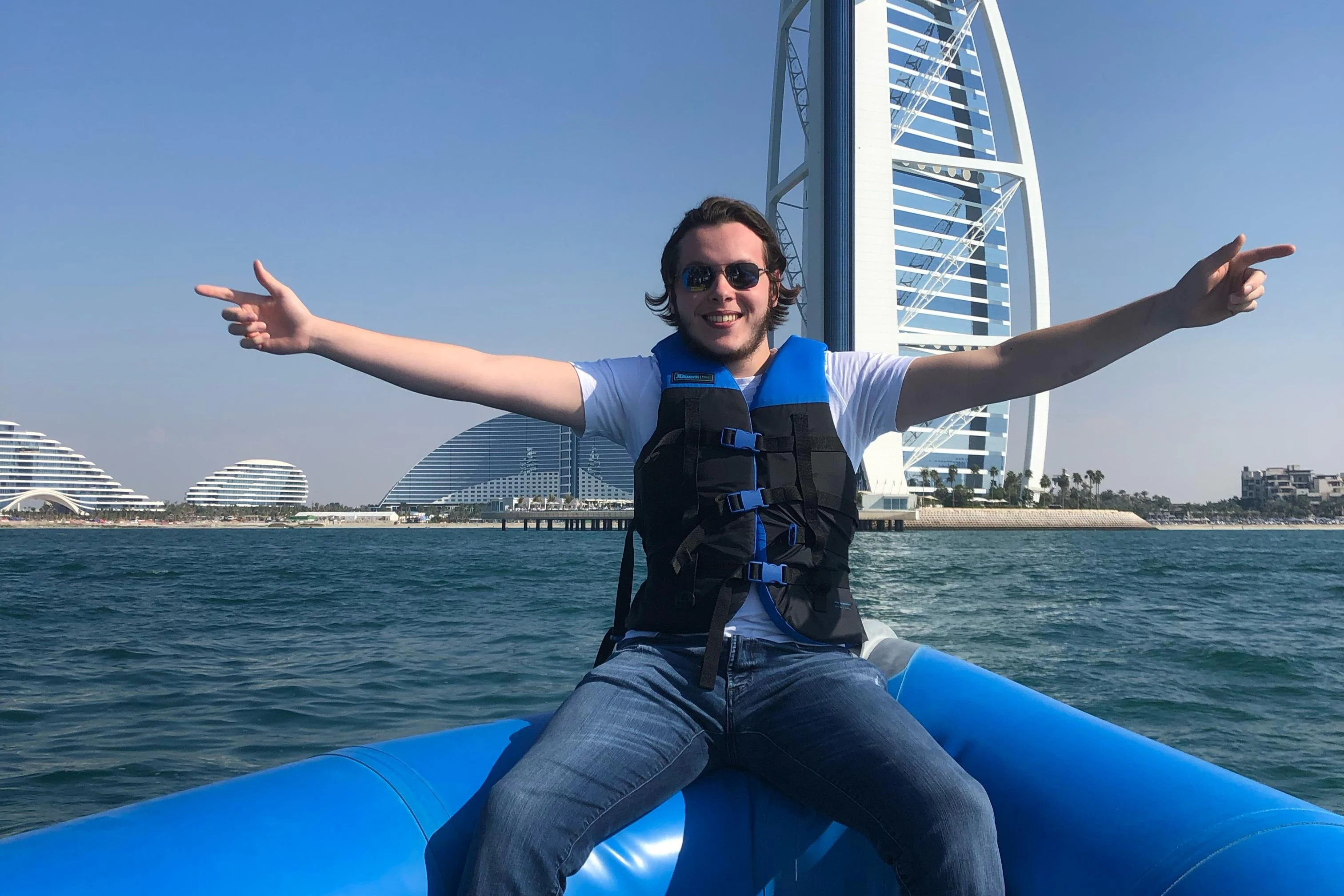 Dubai: 90-Min Speedboat Tour to Burj Al Arab & Atlantis + Ice Cream