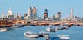 Widok na londyńską panoramę z Tamizy