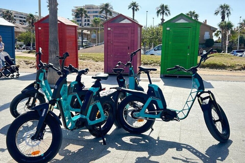 Ανακαλύψτε τη Βαλένθια με ένα πολυτελές ηλεκτρικό ποδήλατο με κινητήρα Yamaha. Κάντε πετάλι αβίαστα και απλά απολαύστε τη βόλτα με το ποδήλατο.