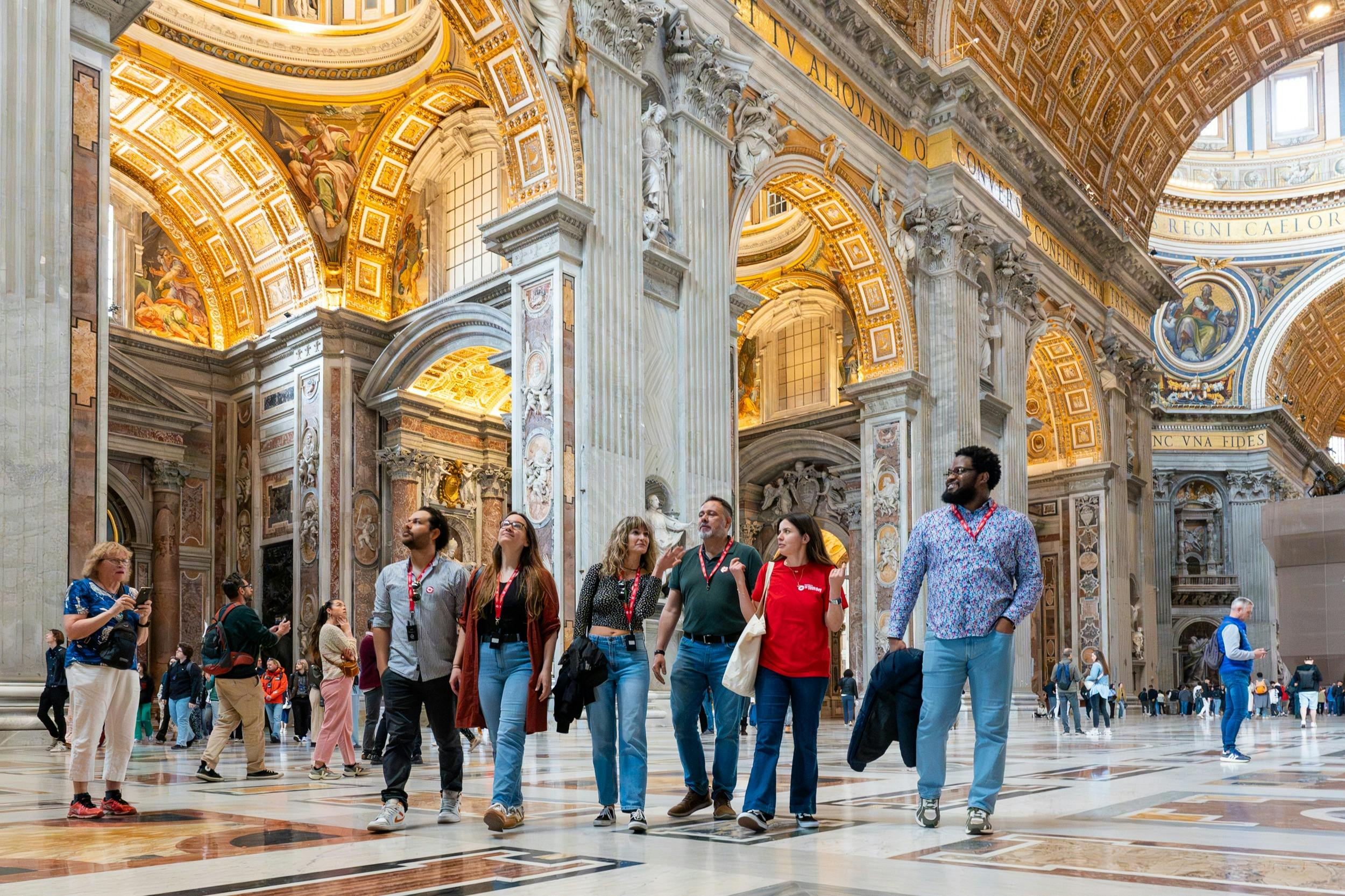 世界最大の教会の総合ツアーを楽しみ、バシリカ大聖堂の素晴らしい芸術作品を鑑賞してください。