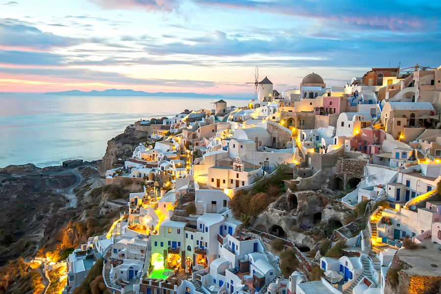 Santorini Highlights Bus Tour with sunset in Oia