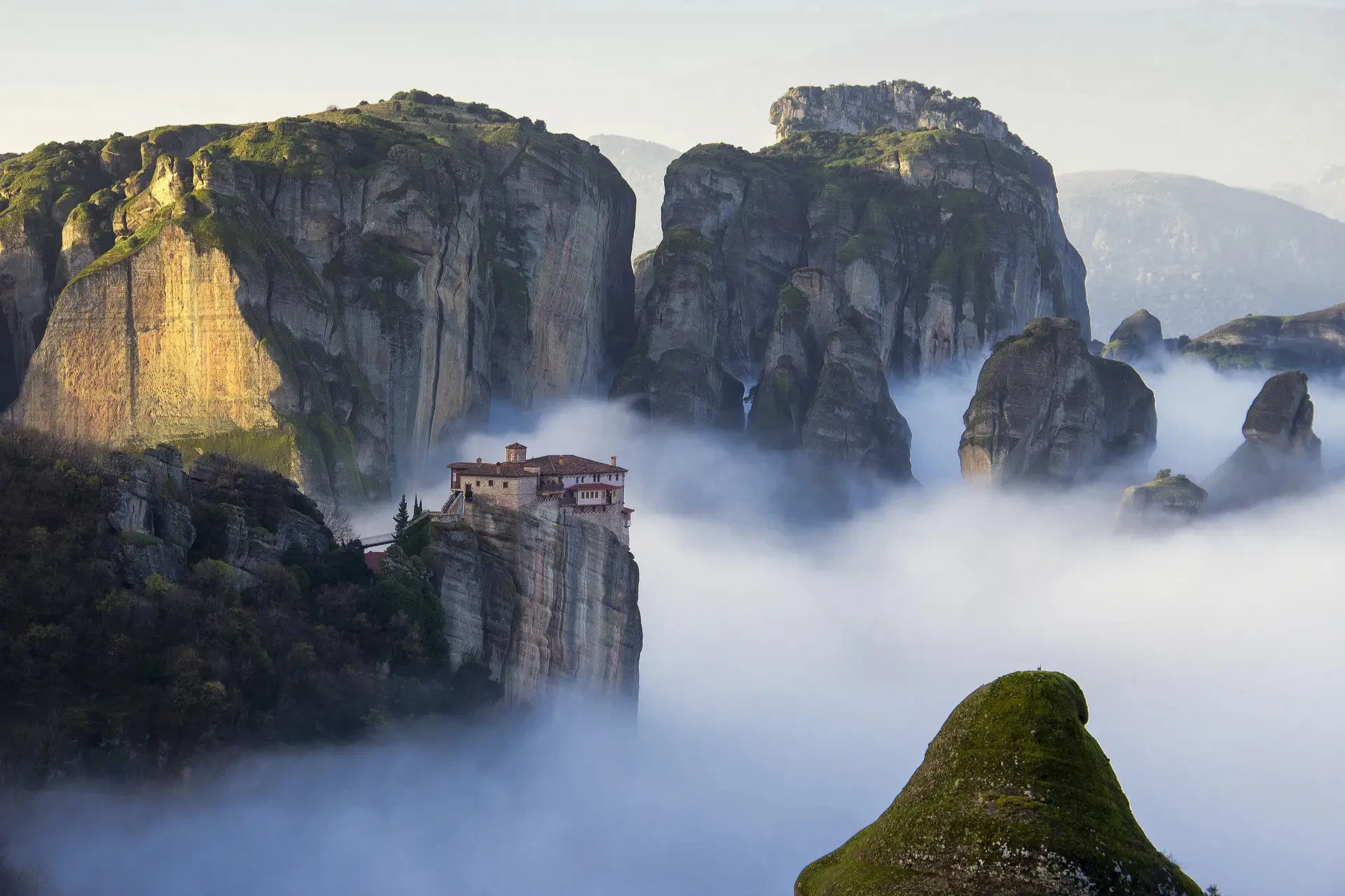Meteora: Half-Day Guided Sightseeing Tour