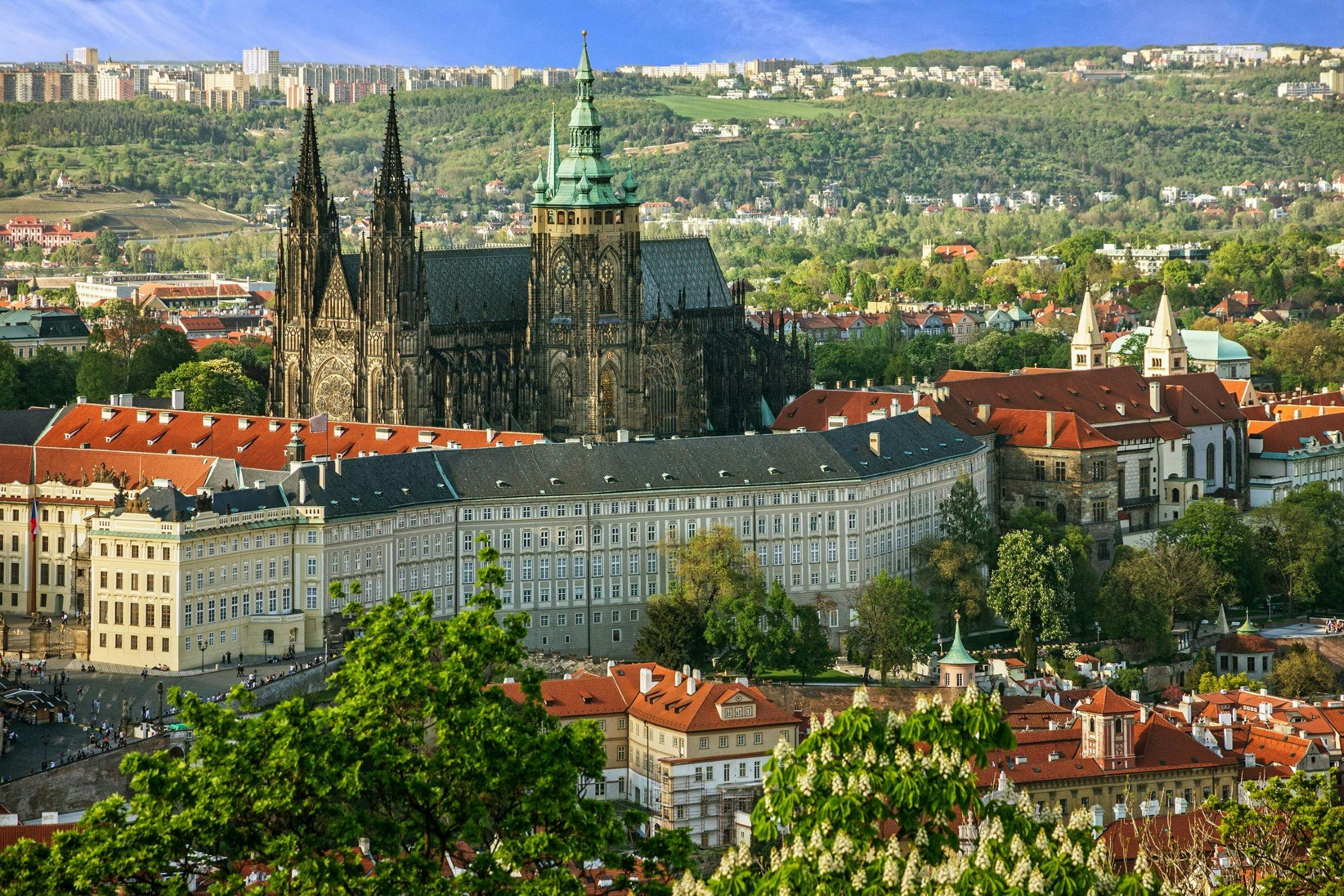 Prague: Guided City Bus Tour + Prague Castle Exterior Visit 4