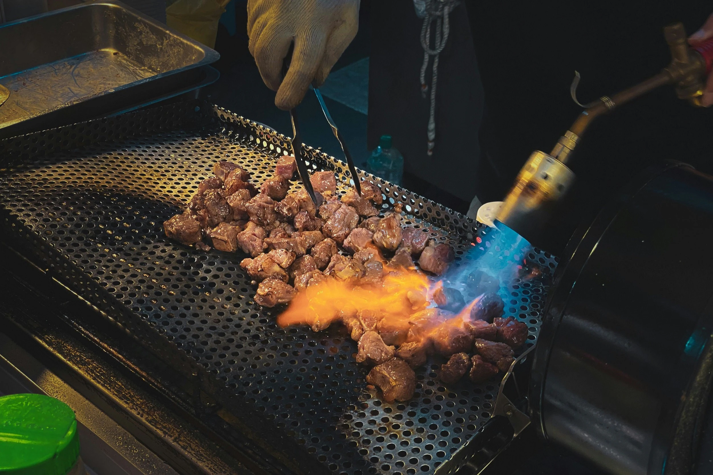 Kuromon Market, Sennichimae & Dotonbori: Guided Food Tour