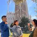 Groep voor het meer van de Sagrada Familia