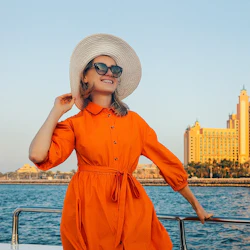 Dubai: 2-Hour Luxury Yacht Tour + Snacks & Drinks 4