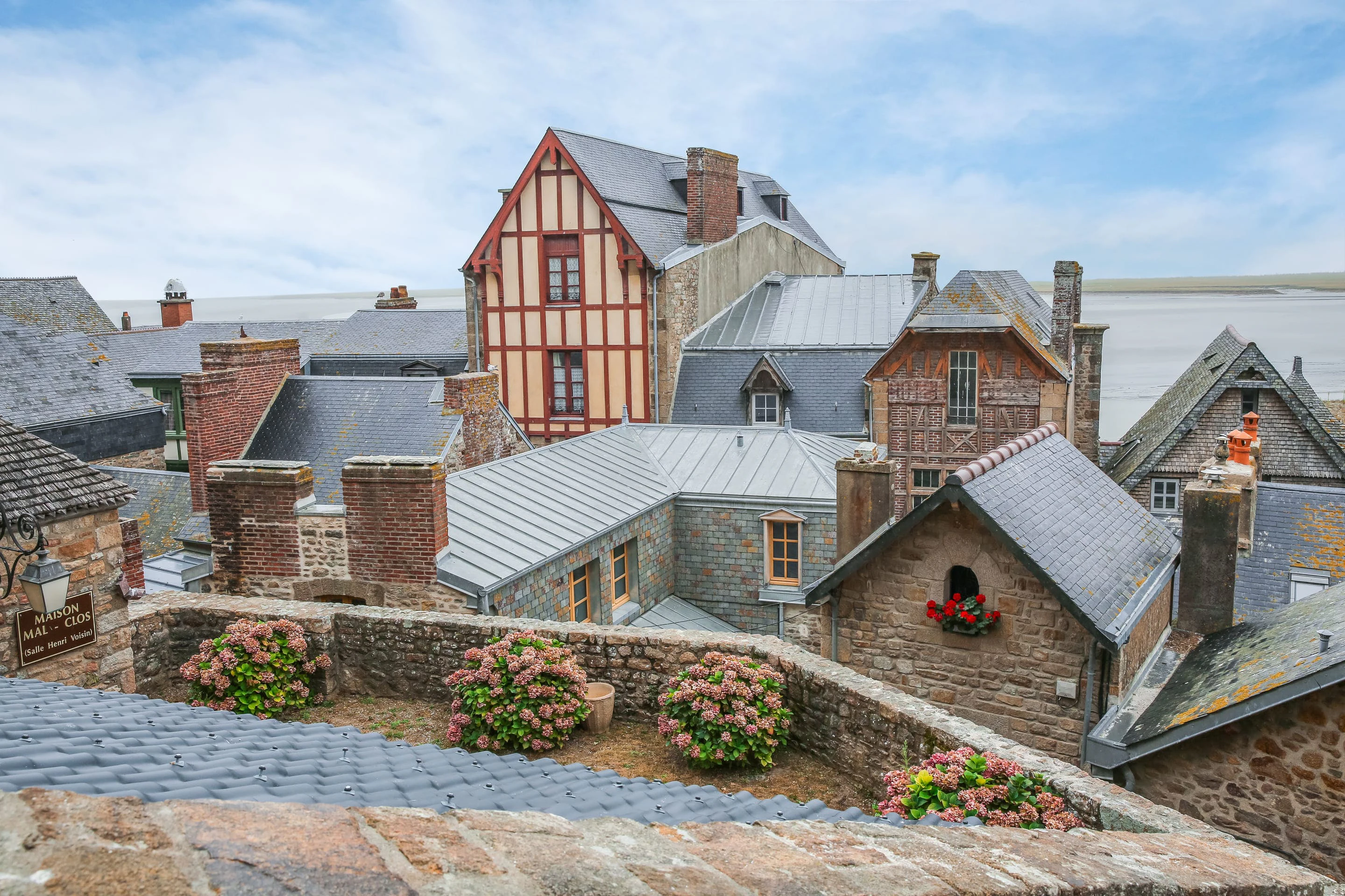 Mont-Saint-Michel : billet d'entrée avec audioguide + transport depuis Paris