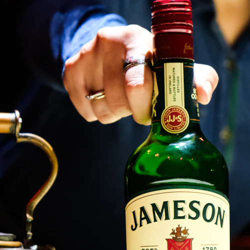 Destilaria Jameson Bow St.: Tour em alemão + Degustação de uísque - Photo 2