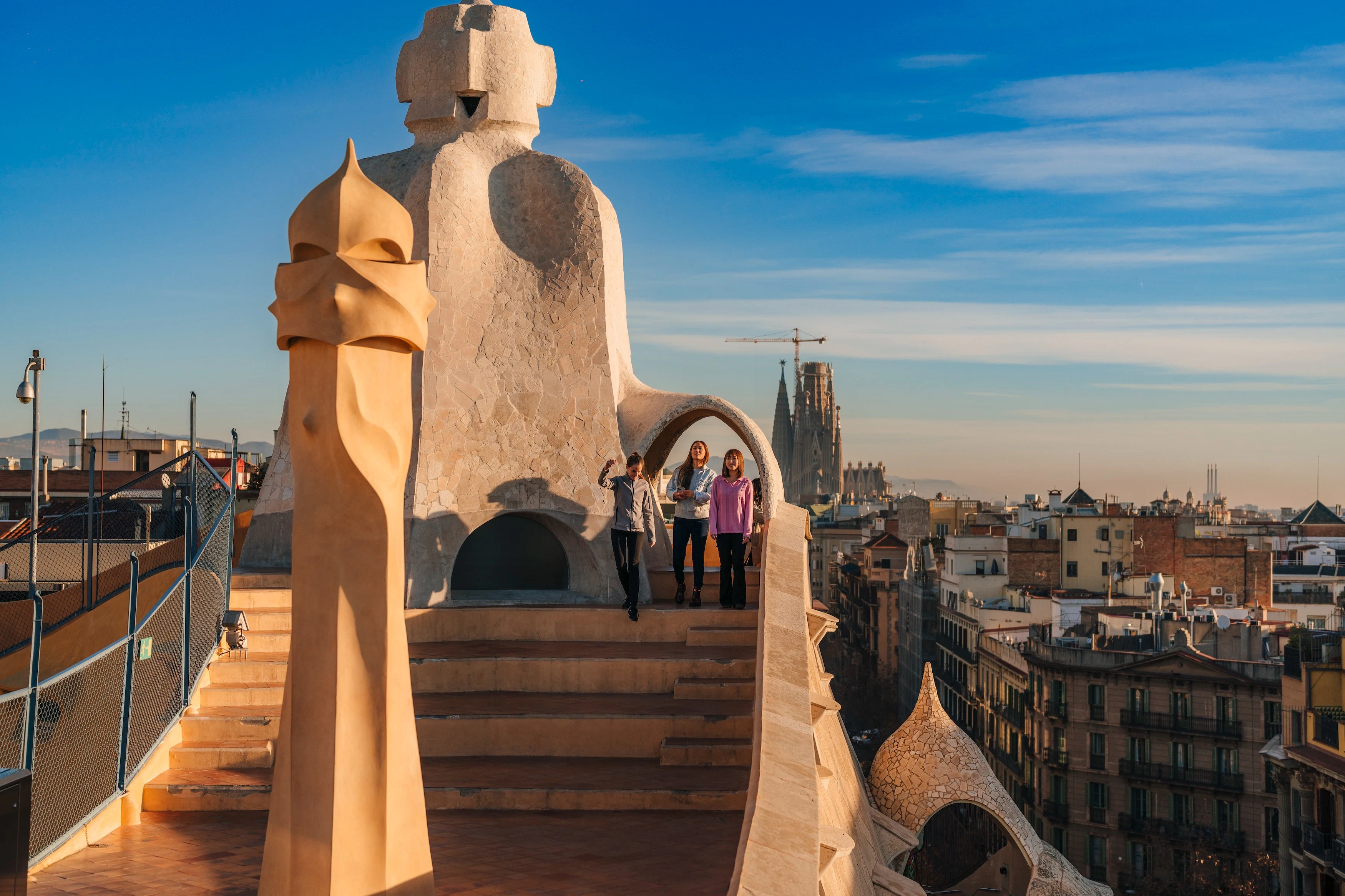 Casa Milà - La Pedrera: Early Access + Guided Tour in Japanese