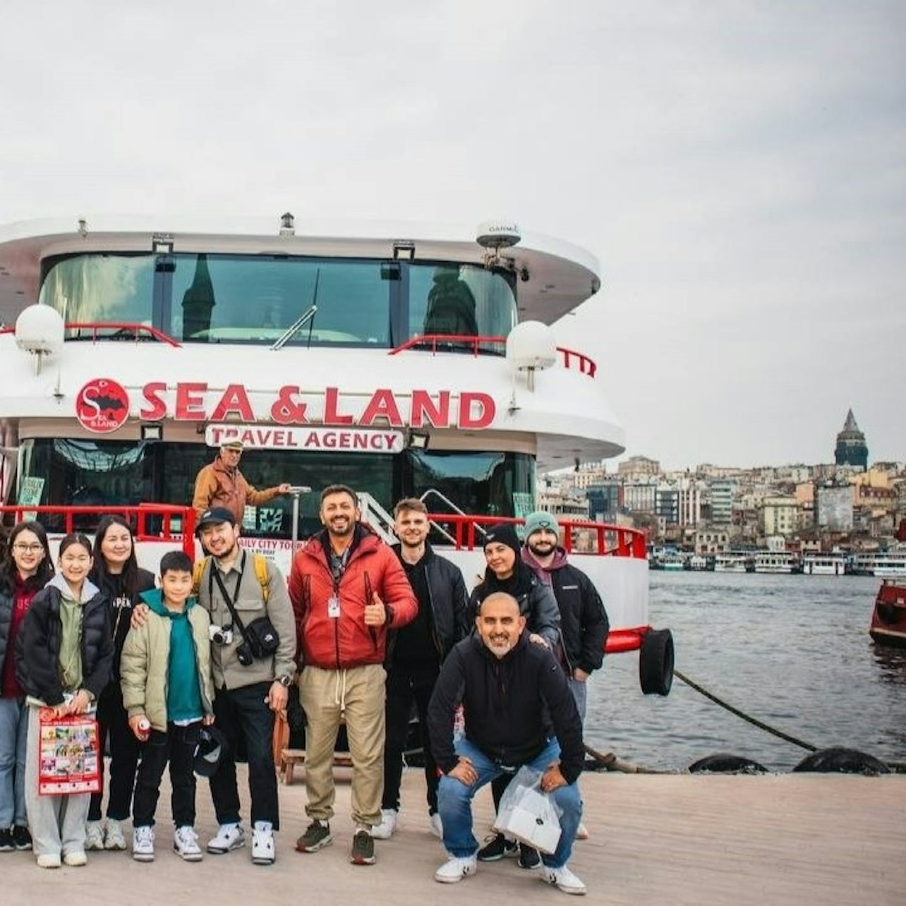 Istanbul: Guided Bosphorus Sightseeing Cruise + Audio Guide in Istanbul β Tiqets