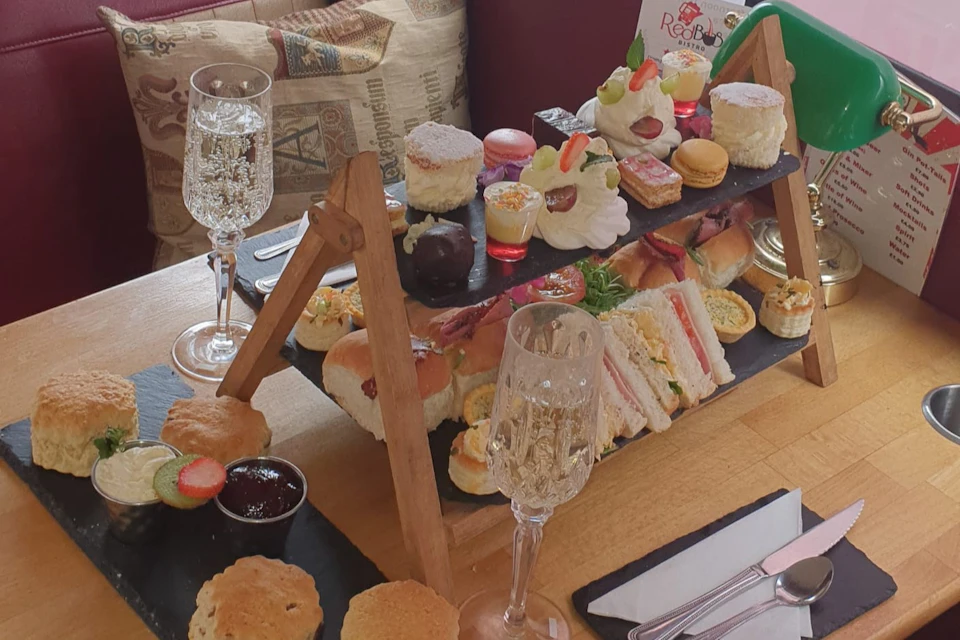 Afternoon Tea with Fizz