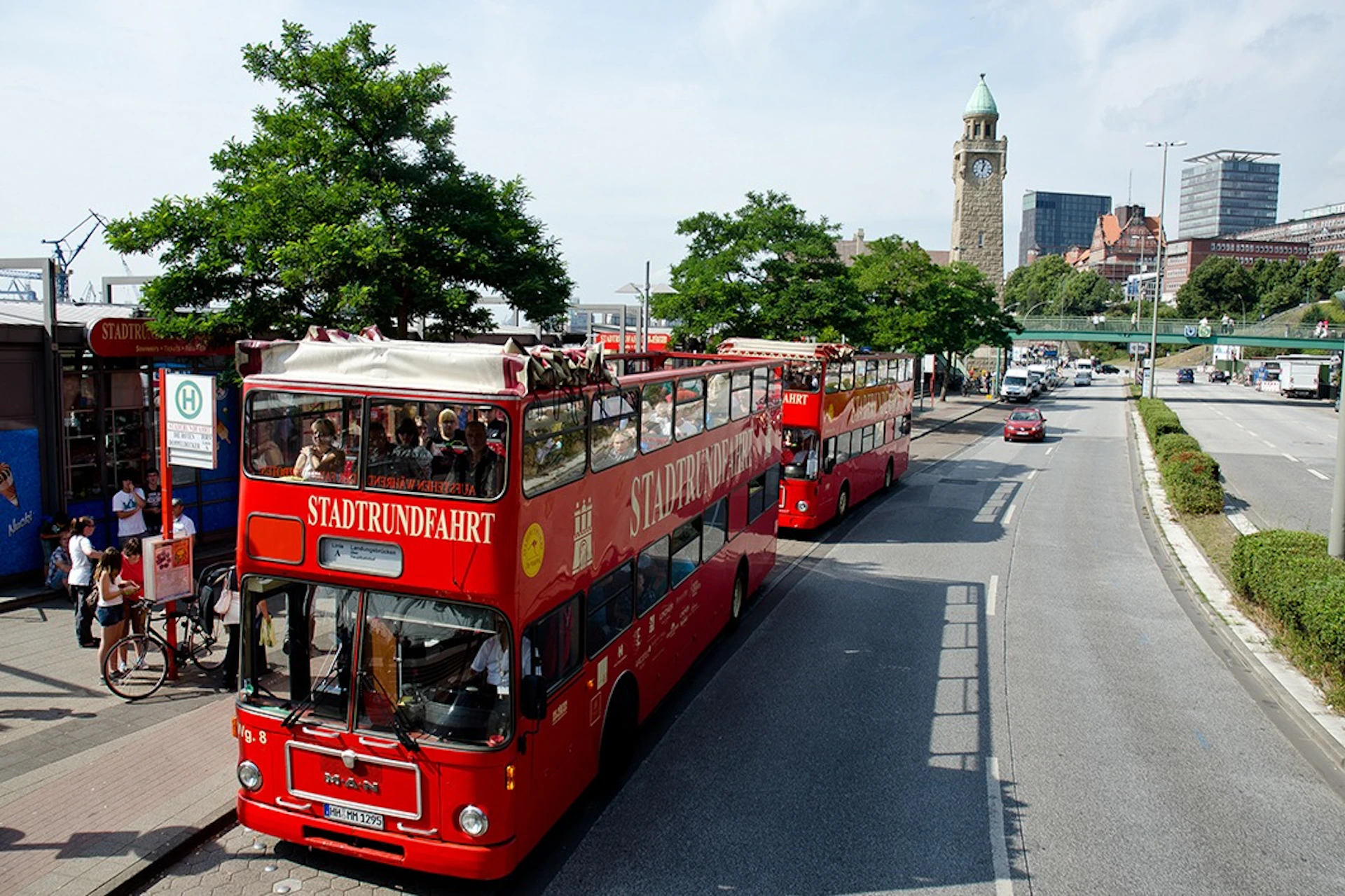Hop on Hop Off bus "Die roten Doppeldecker"