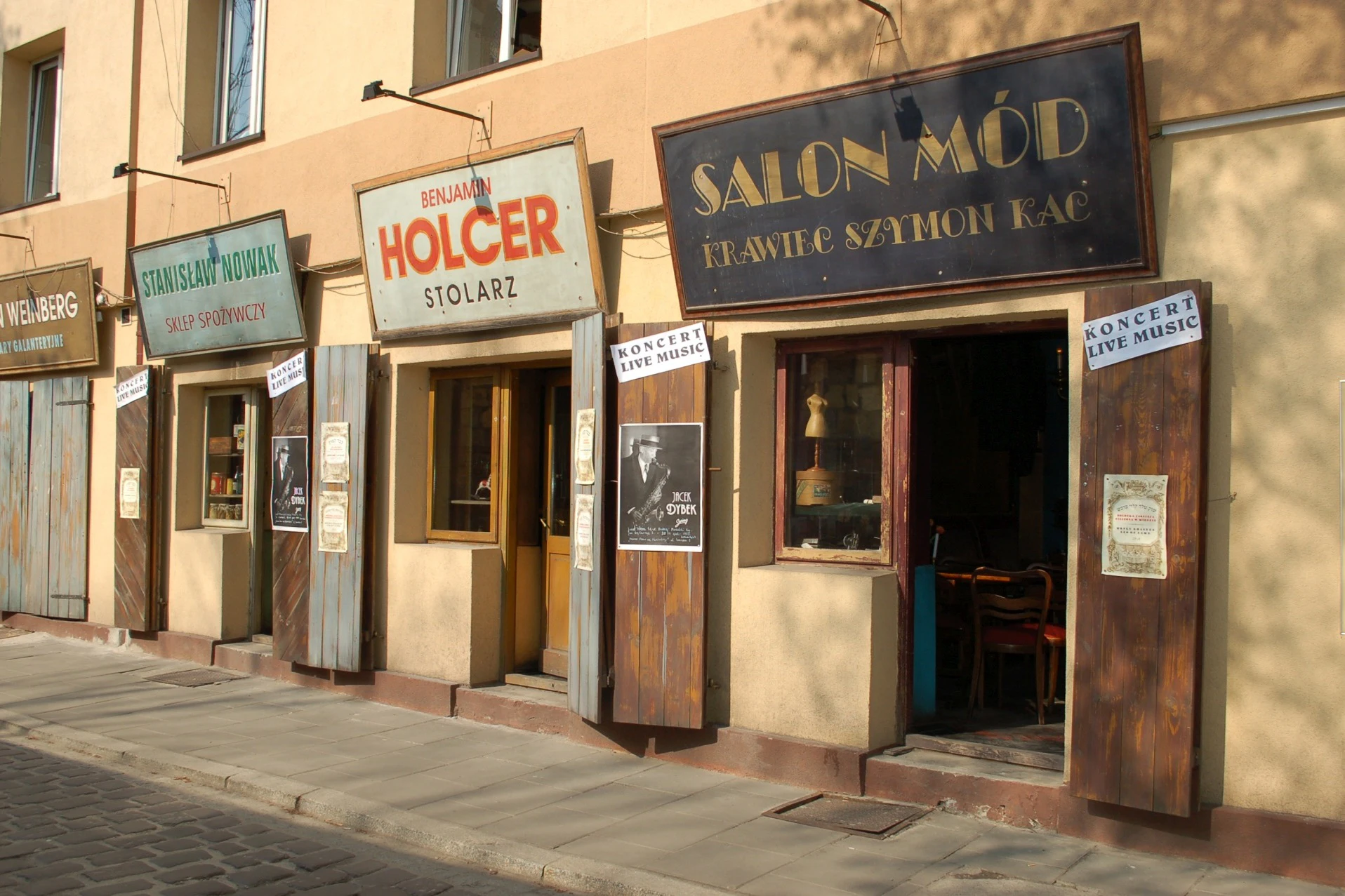 Jewish Square & Former Ghetto Krakow: Small-Group Morning Guided Tour