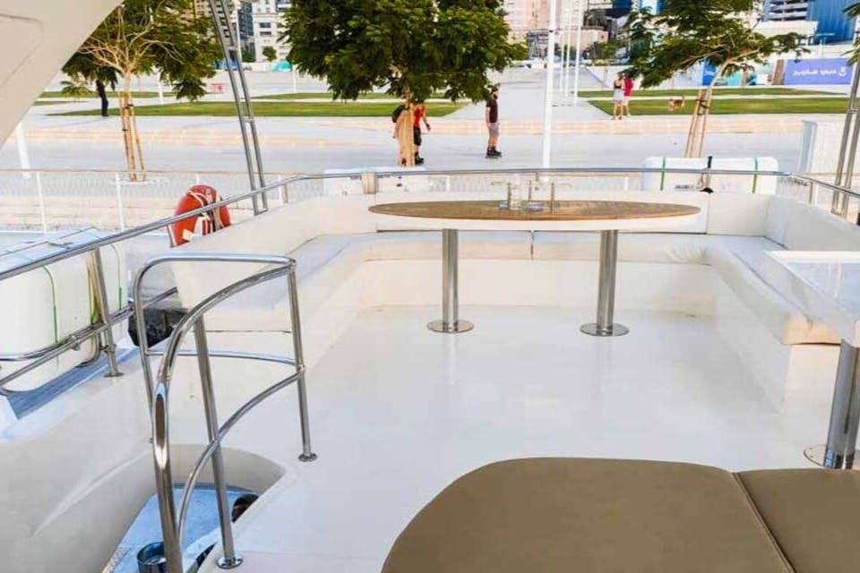 61フィートラグジュアリーヨットチャーター-シルバークリーク