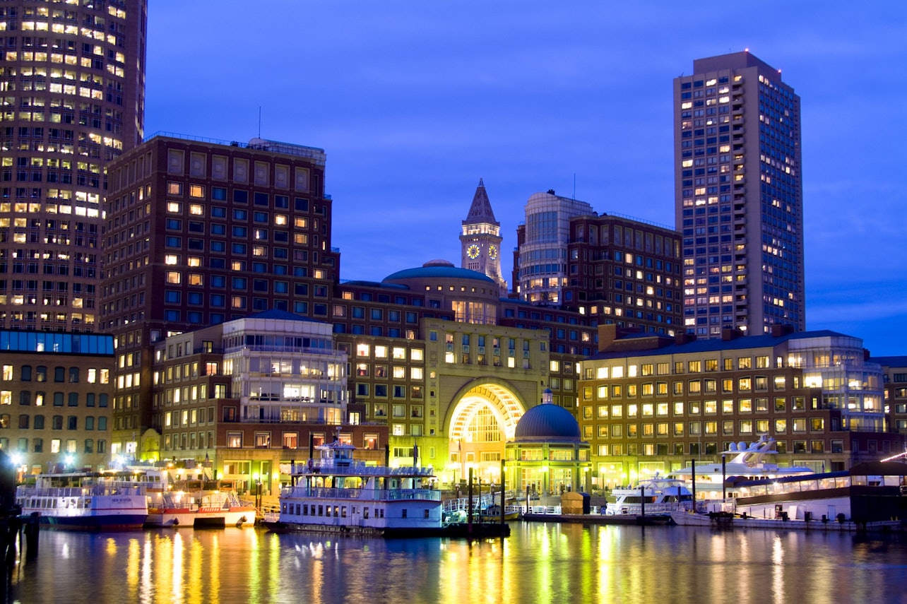 Cena-crucero Boston Premier - Alojamientos en Boston