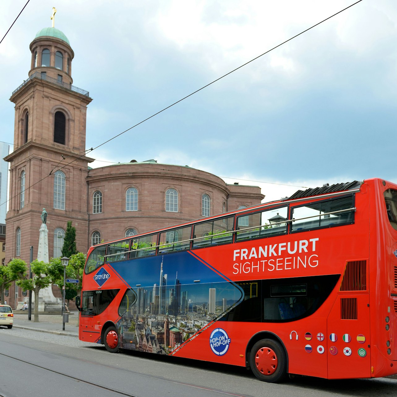 Autocarro hop-on hop-off Frankfurt - Acomodações em Frankfurt