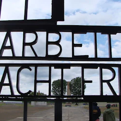 Sachsenhausen & Potsdam: Guided Tour from Berlin in destination