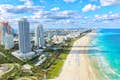 Foto aérea da praia de Miami
