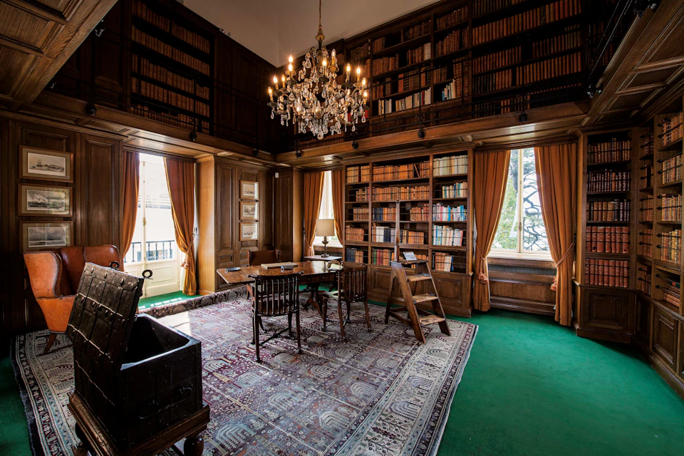 Interior of the Good