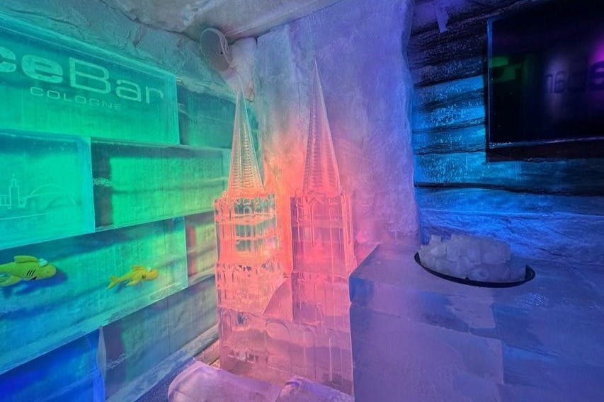 科隆大教堂，错综复杂的冰雕。