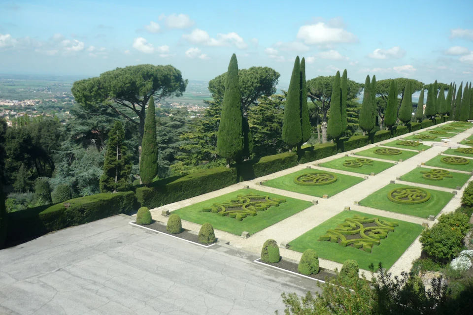Pontifical City