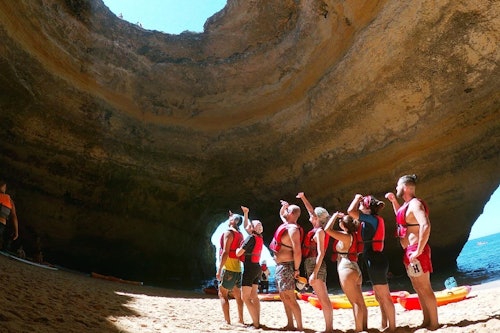 ベナギル洞窟ベナギルビーチからのカヤック体験(即日発券)