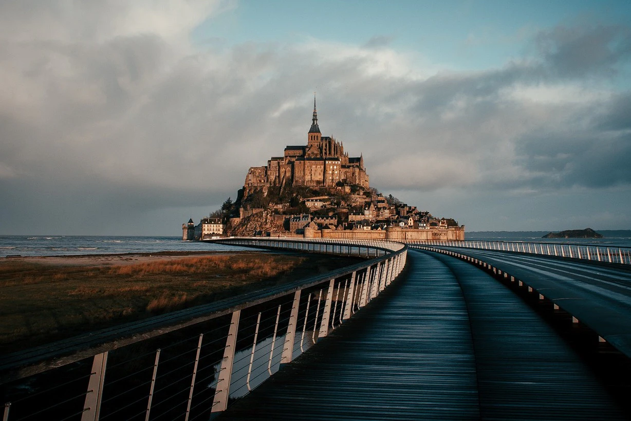 Mont-Saint-Michel : Billet d'entrée & Visite guidée d'une journée depuis Paris