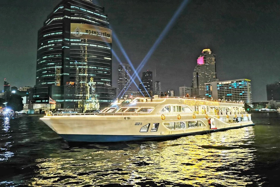 Alangka Cruise at IconSiam Pier no.4