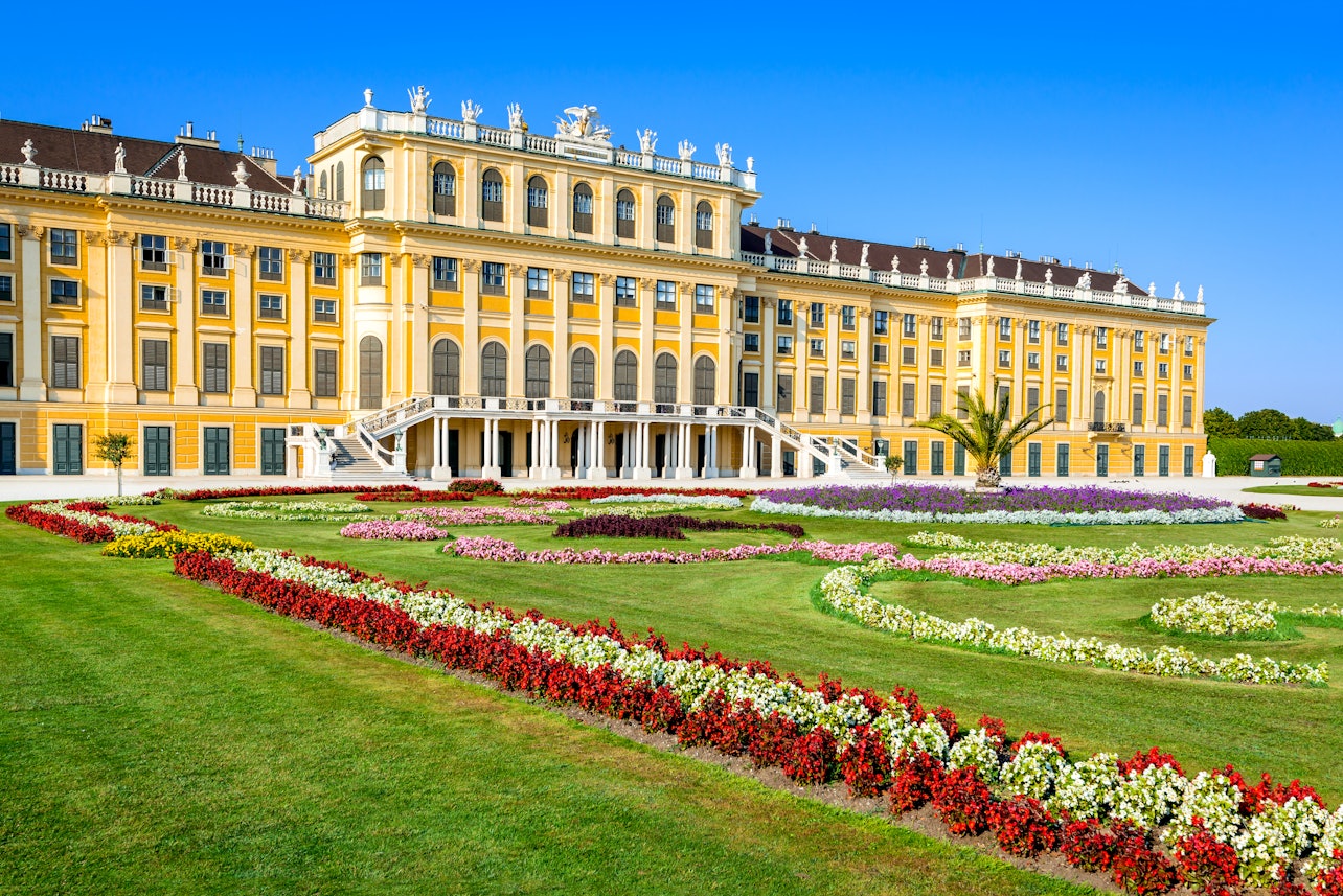 Schönbrunn Palace & Gardens: Visita Guiada com Acesso Skip-The-Line - Acomodações em Viena