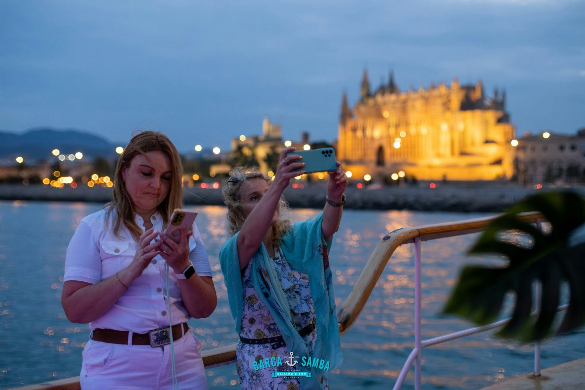 Palma de Mallorca: 3-Hr Sunset + Music Boat Trip