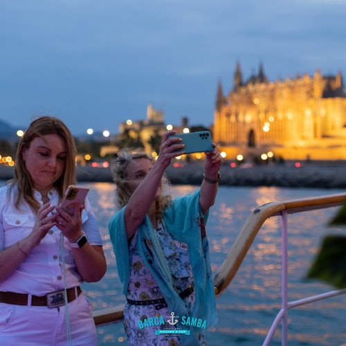 Palma de Mallorca: Sunset + Music Boat Trip