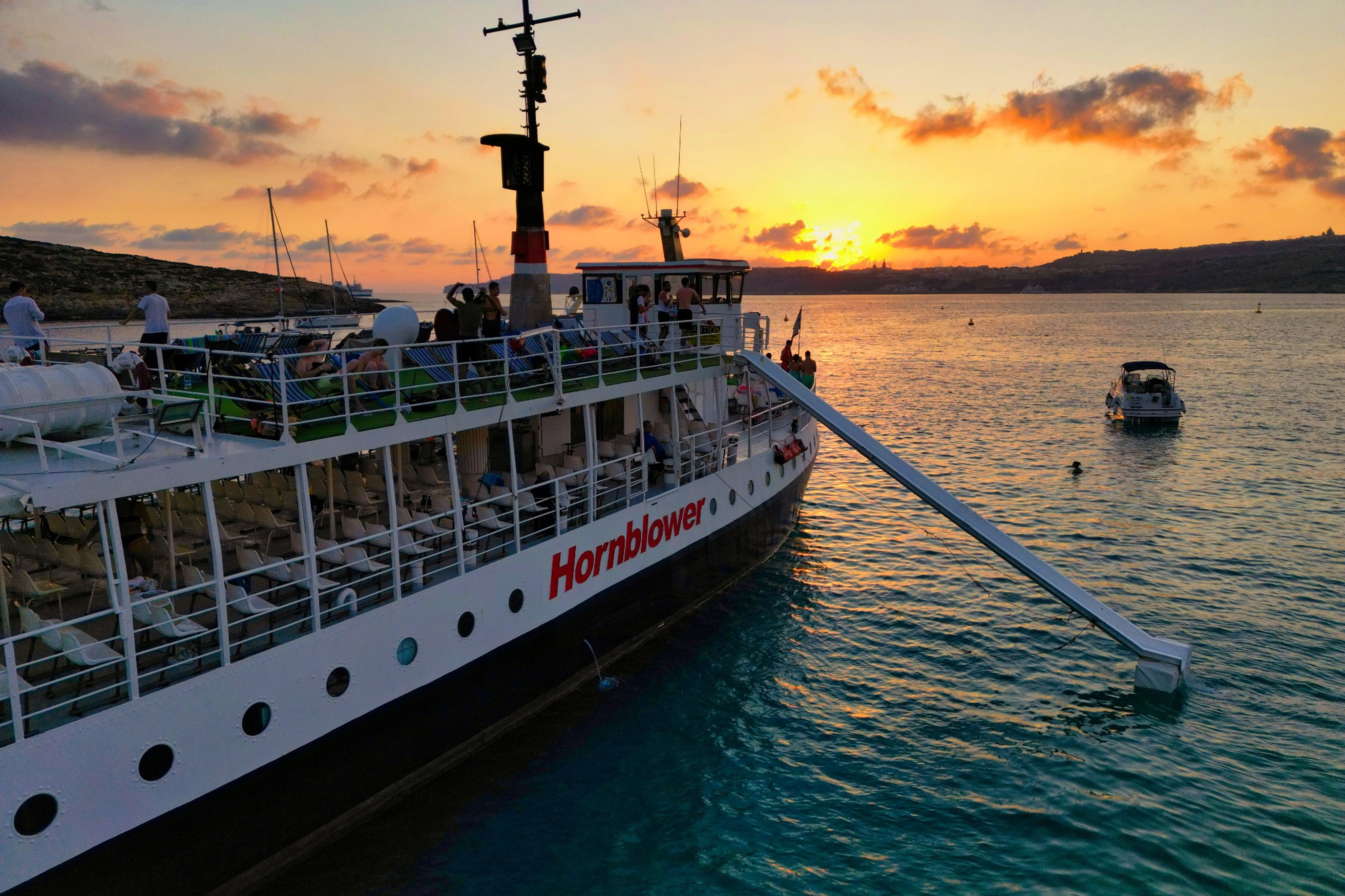 Lagoa Azul: Passeio de barco ao pôr do sol
