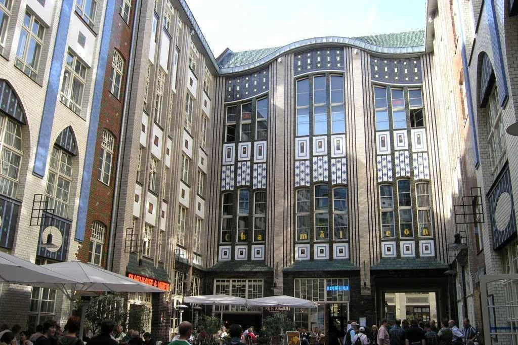 Berlin: Hidden Backyards Guided Walking Tour