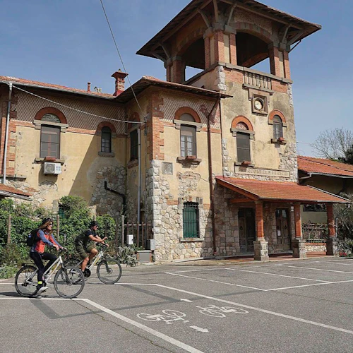 Pisa: Self-Guided Bike Tour