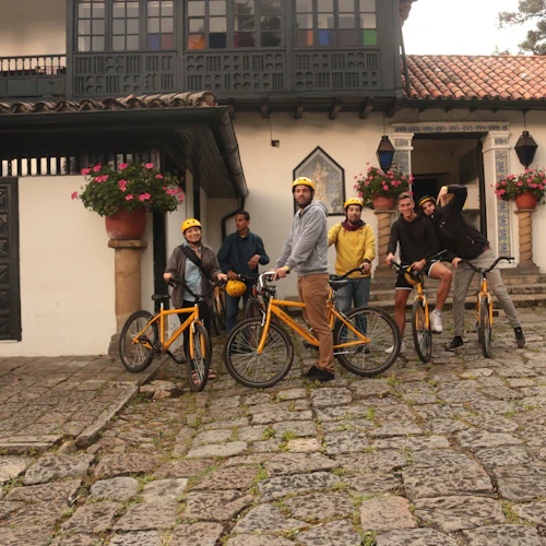Bogotá: Visita guiada en bicicleta - Photo 3