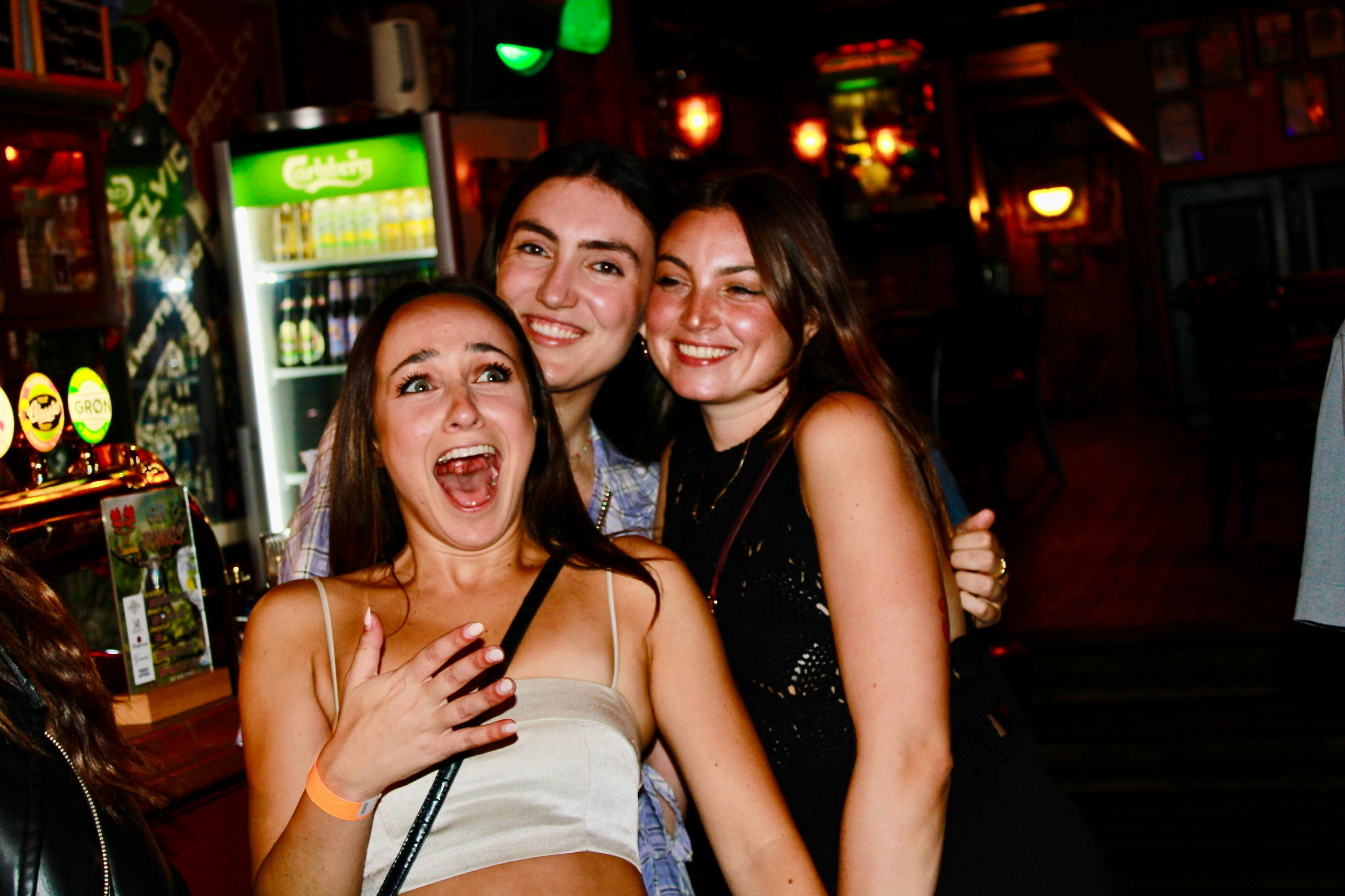 3 pub crawl attendees