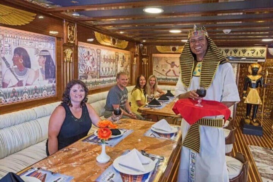 Loď Nefertari Marsa Alam Port Ghalib